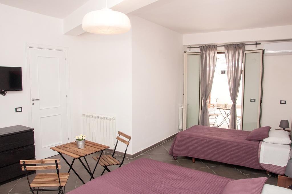 B&B La Scala レアルモンテ 部屋 写真