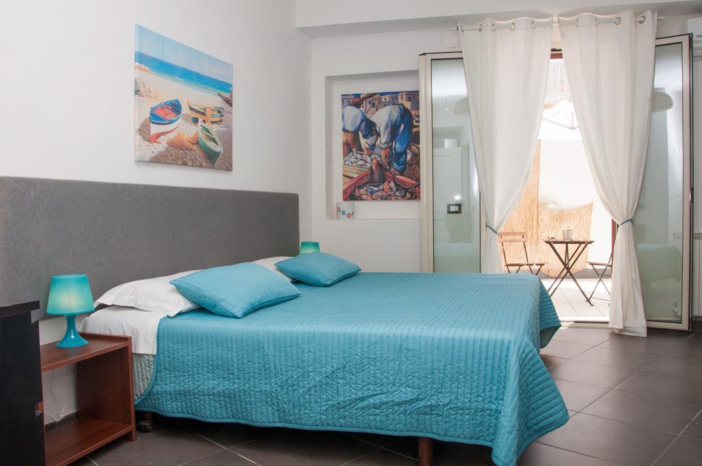 B&B La Scala レアルモンテ 部屋 写真
